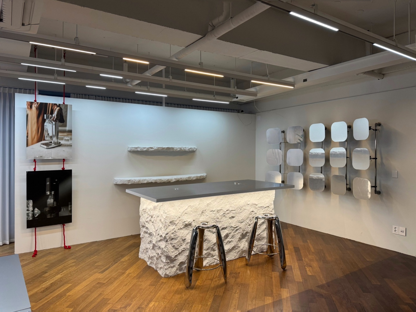 Showroom construction & fixture production